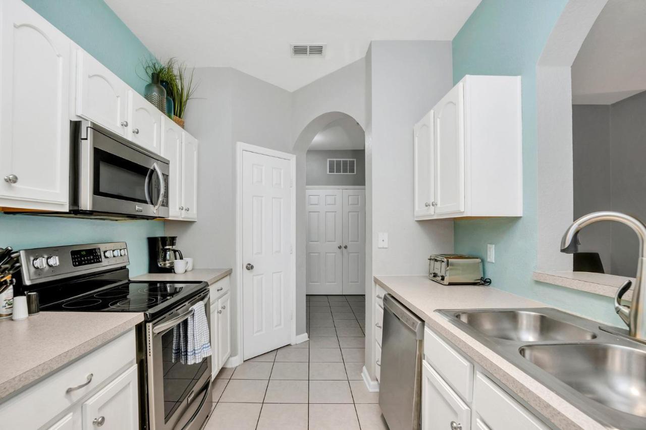 Updated Lakeview Condo, Minutes From Disney オーランド エクステリア 写真