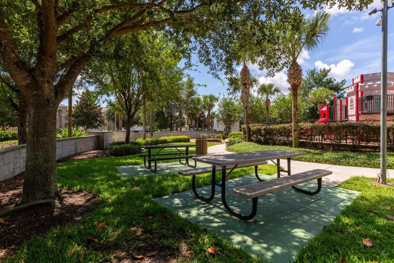 Updated Lakeview Condo, Minutes From Disney オーランド エクステリア 写真