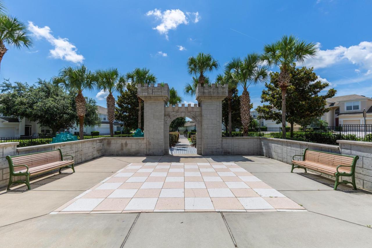 Updated Lakeview Condo, Minutes From Disney オーランド エクステリア 写真