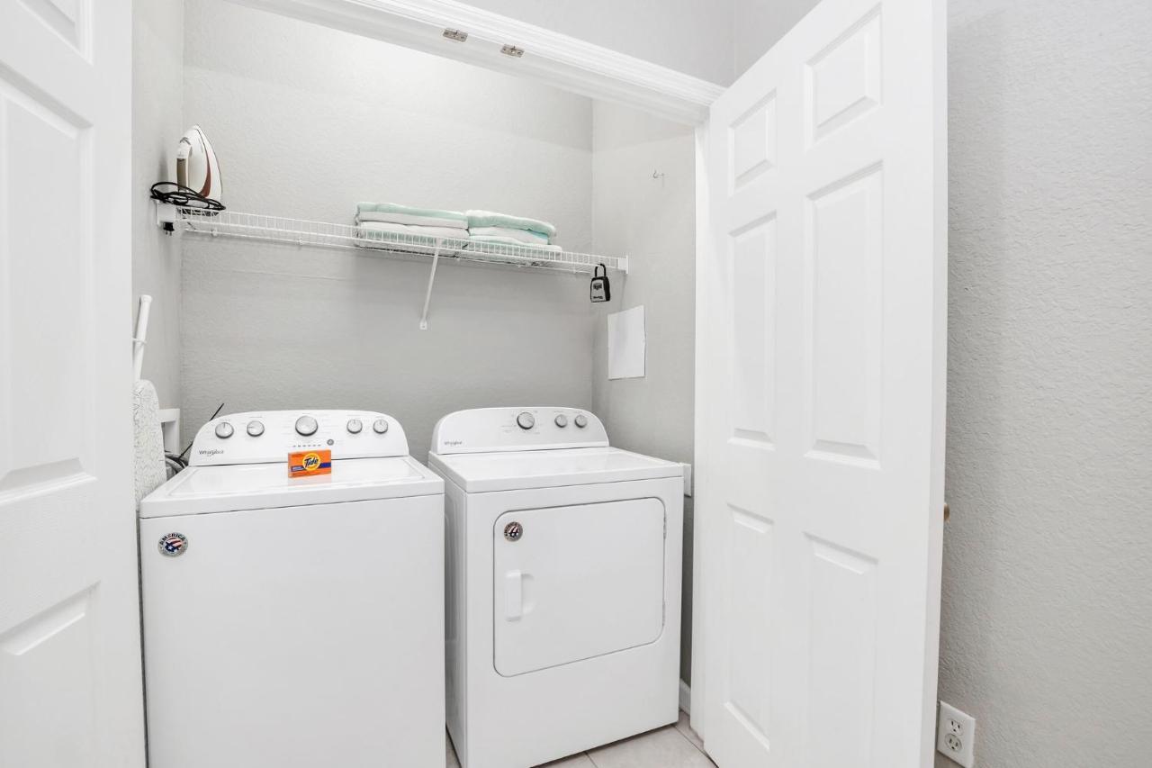 Updated Lakeview Condo, Minutes From Disney オーランド エクステリア 写真